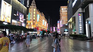 購物中心供大于求 誰能活得更好？