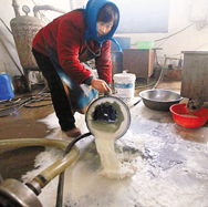 奶業(yè)困局，路在何方？