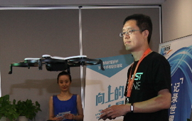 創(chuàng)業(yè)者現場演示或介紹各自項目