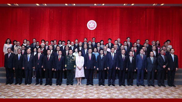 習(xí)近平會(huì)見(jiàn)香港特別行政區(qū)新任行政、立法、司法機(jī)構(gòu)負(fù)責(zé)人