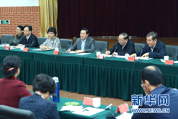4月12日，中共中央政治局委員、中央書記處書記、中宣部部長(zhǎng)劉奇葆在北京出席“走向世界的中國(guó)兒童文學(xué)”座談會(huì)并講話。 新華社記者丁海濤攝