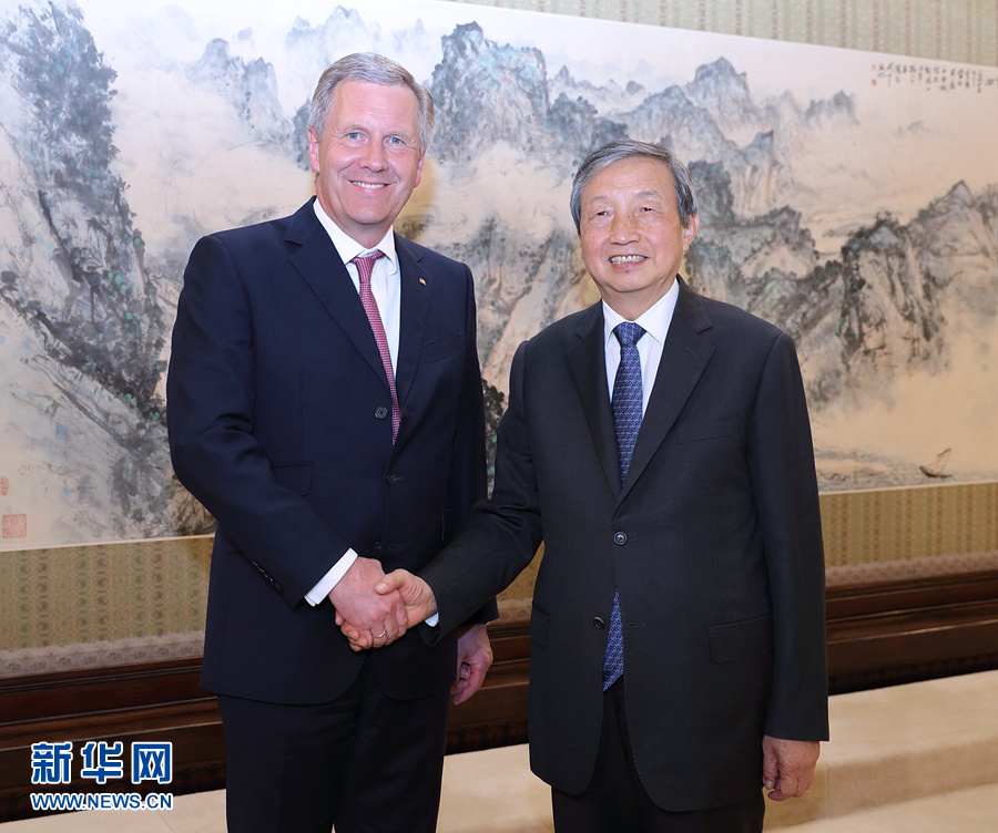 6月13日，國務院副總理馬凱在北京中南海紫光閣會見德國前總統(tǒng)、全球中小企業(yè)聯(lián)盟全球主席武爾夫。 新華社記者 王曄 攝 