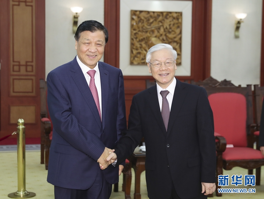 應(yīng)越南共產(chǎn)黨邀請，中共中央政治局常委、中央書記處書記劉云山9月18日至19日對越南進(jìn)行正式訪問。這是9月18日，劉云山在河內(nèi)會見越共中央總書記阮富仲。 新華社記者 丁林 攝