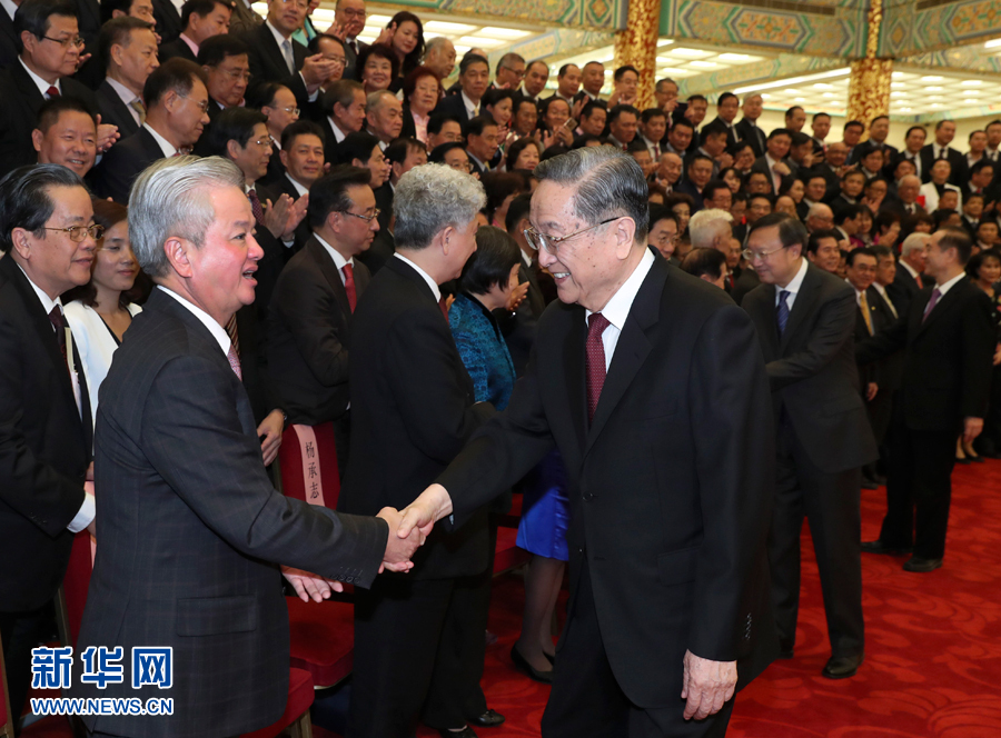 9月28日，中共中央政治局常委、全國政協(xié)主席俞正聲在北京會見出席中國海外交流協(xié)會第六次會員大會的全體代表，并發(fā)表講話。 新華社記者 龐興雷 攝
