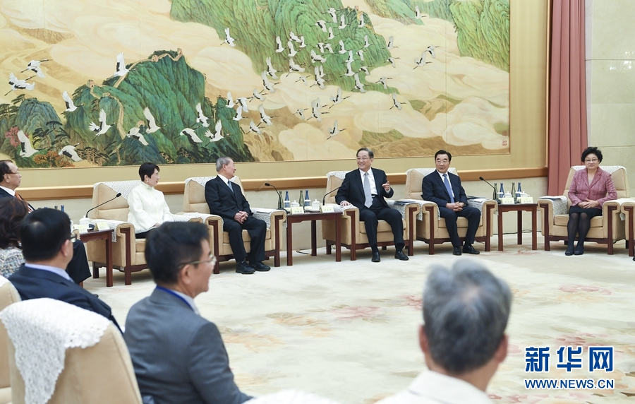 11月7日，全國(guó)政協(xié)主席俞正聲在北京會(huì)見饒穎奇率領(lǐng)的臺(tái)灣民意代表交流參訪團(tuán)。新華社記者張領(lǐng)攝