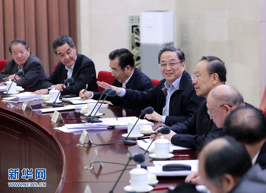 11月16日，全國政協(xié)在北京召開第75次雙周協(xié)商座談會，圍繞“推進糧食定價機制、補貼政策和收儲制度改革”建言獻策。全國政協(xié)主席俞正聲主持會議并講話。新華社記者 鞠鵬 攝