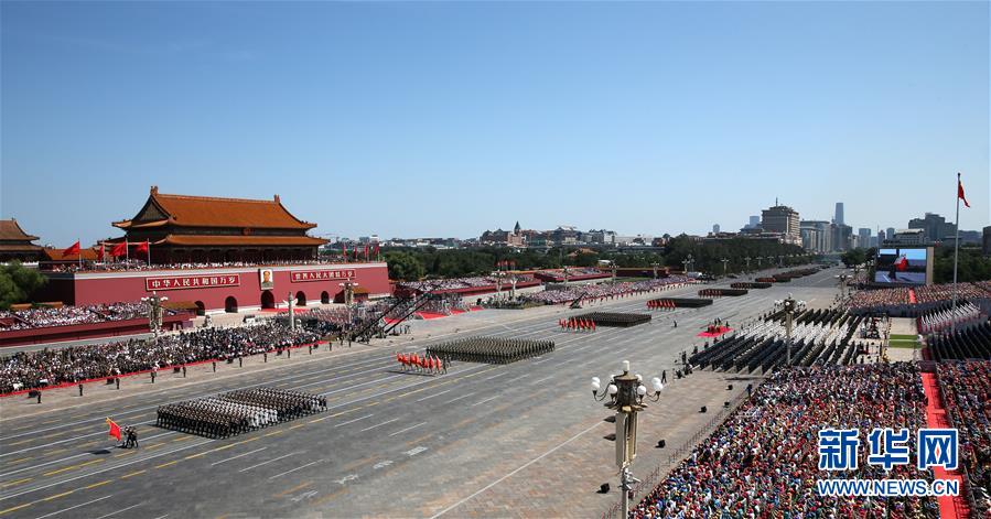 （新華全媒頭條·強軍思想引領(lǐng)新征程·圖文互動）（1）那一刻，我們光榮接受檢閱