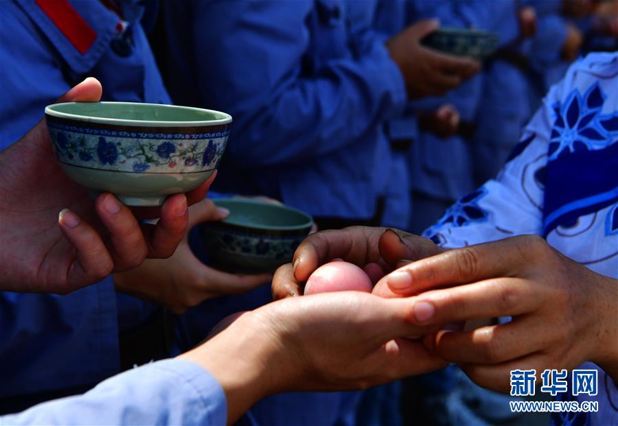 （新華全媒頭條·不忘初心、牢記使命——記者再走長(zhǎng)征路·圖文互動(dòng)）（4）風(fēng)展紅旗如畫——來(lái)自長(zhǎng)征出發(fā)地長(zhǎng)汀、寧化的紅色信仰報(bào)告 