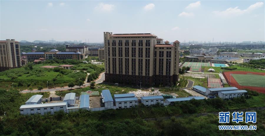 （在習(xí)近平新時代中國特色社會主義思想指引下——新時代新作為新篇章·圖文互動）（1）“我們給火箭做減重”——高?？萍紕?chuàng)新進(jìn)行時