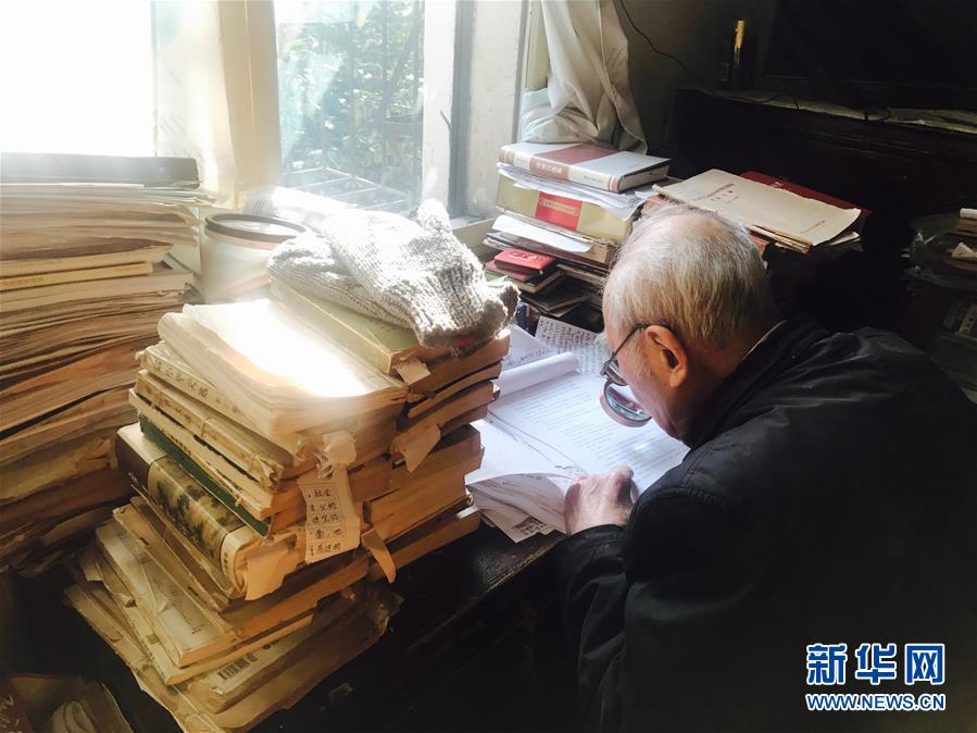 （新華全媒頭條·圖文互動）（10）滄海橫流 信仰彌堅——記共產(chǎn)黨員、湘潭大學(xué)九旬教授滄南