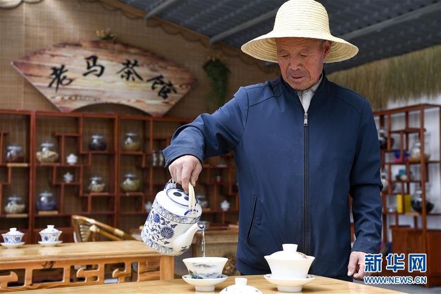 （新華全媒頭條·圖文互動）（5）初夏，循著總書記的腳步探訪產(chǎn)業(yè)扶貧新事