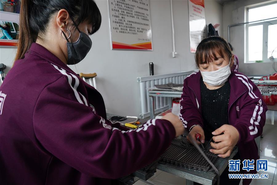 （在習(xí)近平新時(shí)代中國特色社會(huì)主義思想指引下——新時(shí)代新作為新篇章·習(xí)近平總書記關(guān)切事·圖文互動(dòng)）（1）助你飛翔，擁抱陽光——助力殘疾人脫貧攻堅(jiān)故事