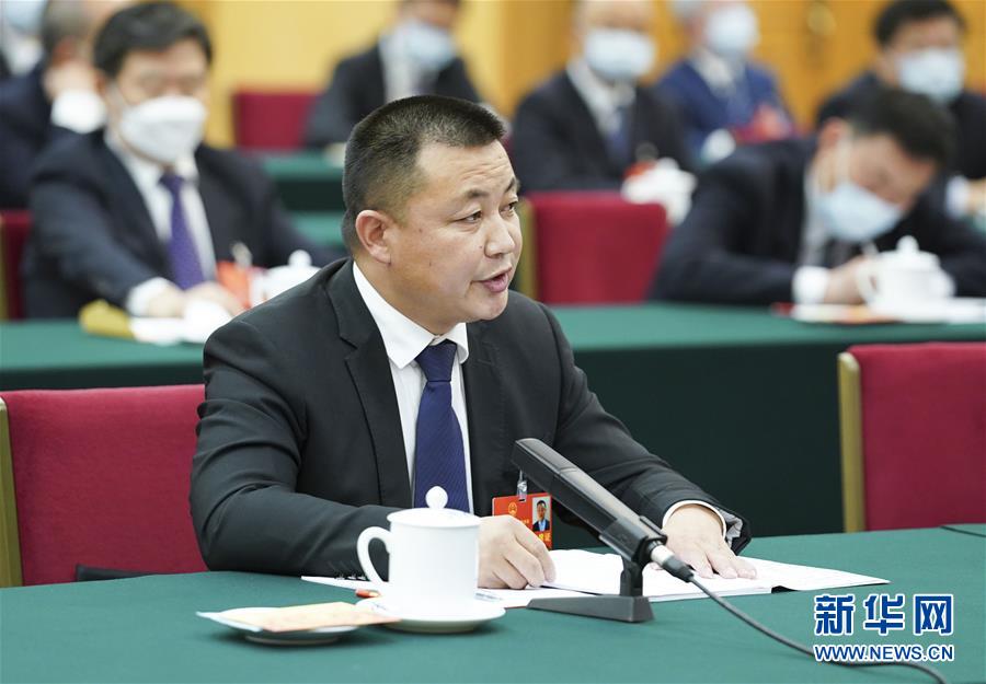（新華全媒頭條·圖文互動(dòng)）（11）從人民中汲取磅礴力量——習(xí)近平總書(shū)記同出席2020年全國(guó)兩會(huì)人大代表、政協(xié)委員共商國(guó)是紀(jì)實(shí)