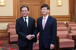 孟建柱會(huì)見泰國大理院院長(zhǎng)維拉蓬·湯蘇萬