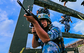 海軍陸戰(zhàn)隊特種障礙訓(xùn)練，敢來嗎？