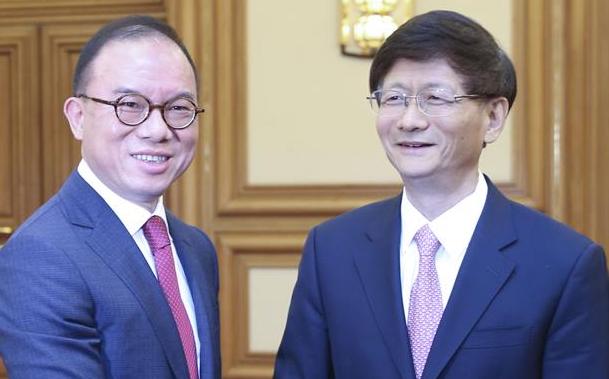 孟建柱會(huì)見香港入境事務(wù)處處長(zhǎng)曾國衛(wèi)
