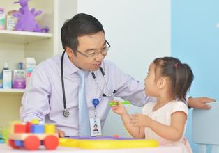 加強兒科醫(yī)生、助產士等緊缺人才培養(yǎng)