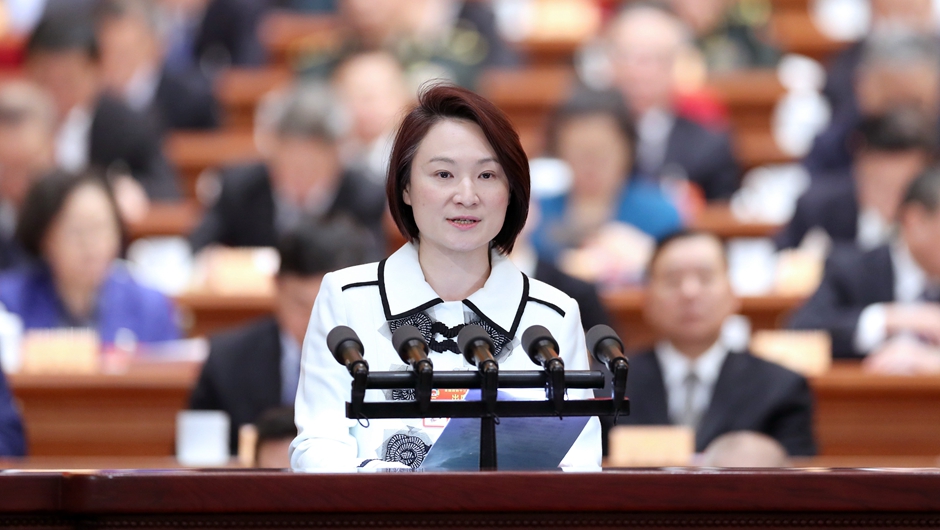 民建聯(lián)主席，香港立法會(huì)議員、行政會(huì)議成員 李慧瓊