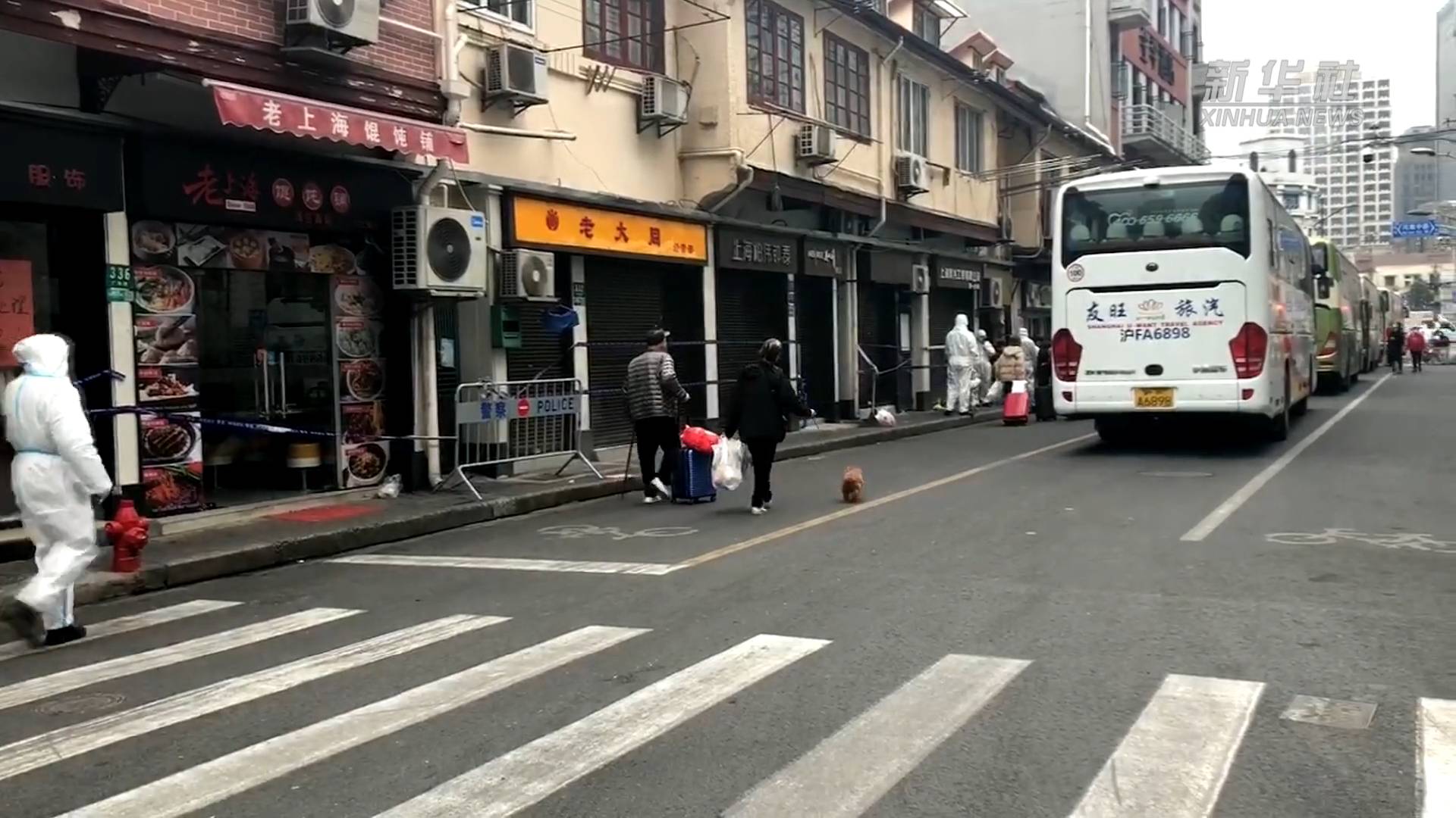 居民隔離可以帶寵物了，暖心！