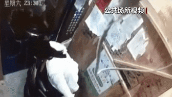 電梯內突發(fā)自燃 電動車進樓怎么禁？ 發(fā)現(xiàn)電瓶車有起火苗頭應立刻撤離