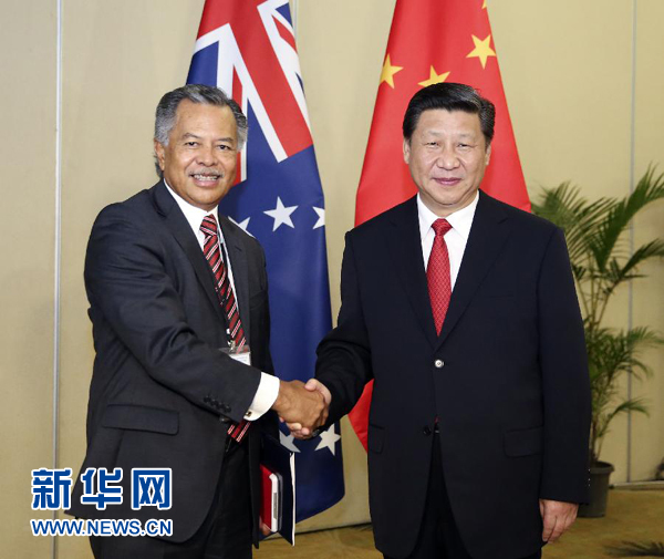 11月22日，國(guó)家主席習(xí)近平在斐濟(jì)楠迪會(huì)見(jiàn)庫(kù)克群島總理普納。新華社記者丁林?jǐn)z 