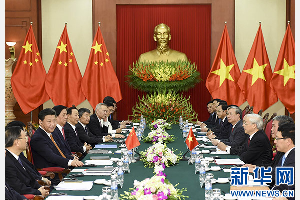 11月5日，中共中央總書記、國(guó)家主席習(xí)近平在河內(nèi)同越共中央總書記阮富仲舉行會(huì)談。 新華社記者李學(xué)仁攝