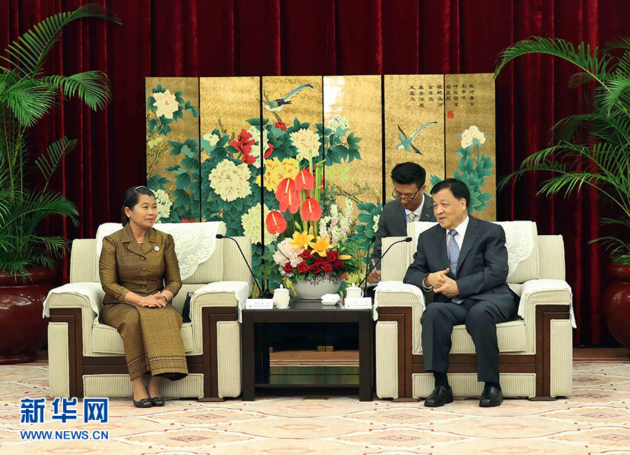 6月11日，中共中央政治局常委、中央書記處書記劉云山在福州會(huì)見來華出席金磚國家政黨、智庫和民間社會(huì)組織論壇的柬埔寨人民黨中央常委、副首相梅森安。新華社記者劉衛(wèi)兵攝
